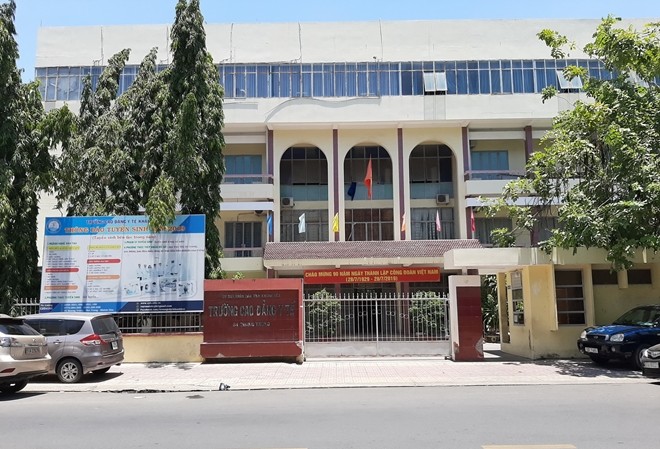 Bản tin 8H: Đình chỉ công tác hiệu trưởng lạm thu gần 20 tỉ đồng Trường Cao đẳng Y tế Khánh Hòa, nơi đang bị điều tra sai phạm. Ảnh: CAND