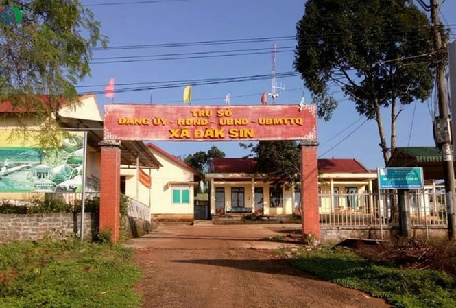 Bản tin 8H: Kỷ luật chủ tịch HĐND xã không thi tốt nghiệp vẫn có bằng Trụ sở nơi làm việc ông Nguyễn Tiến Hùng từng công tác. Ảnh: VOV