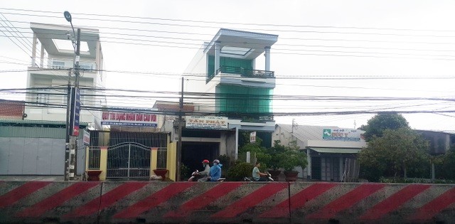 Bản tin 8H: Khai trừ Đảng Trung tá công an chặn đường xô xát phụ nữ Khu vực xô xát giữa Trung tá Trung và người phụ nữ.