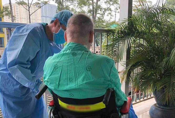 Bệnh nhân phi công đã nói được, 2 tay hoạt động gần bình thường Bệnh nhân phi công đã nói được, 2 tay hoạt động gần bình thường
