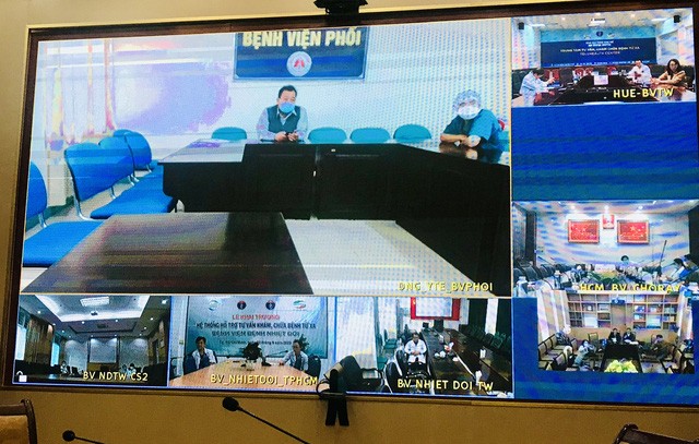 Tìm cách cứu ca mắc COVID bị đông đặc phổi, lọc máu liên tục Các chuyên gia hội chẩn trực tuyến ca bệnh nặng chiều 22/1