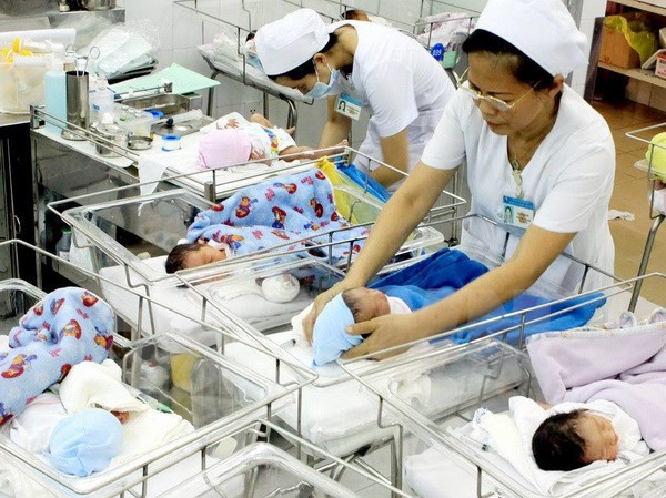 Phụ nữ sinh đủ hai con trước 35 tuổi ở 21 tỉnh, thành sẽ được thưởng Phụ nữ sinh đủ hai con trước 35 tuổi ở 21 tỉnh, thành sẽ được thưởng