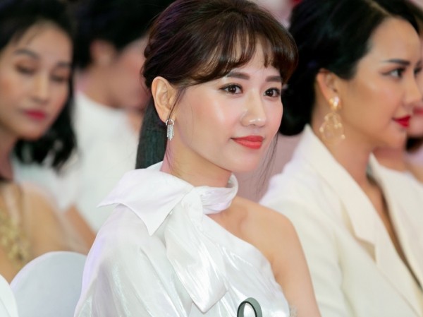Hari Won xuất hiện long lanh, bật mí những mẹo làm đẹp giúp các bạn gái trở nên tươi tắn hơn Hari Won xuất hiện long lanh, bật mí những mẹo làm đẹp giúp các bạn gái trở nên tươi tắn hơn