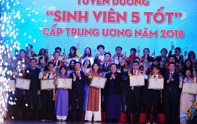 Vinh danh 190 Vinh danh 190 "Sinh viên 5 tốt" cấp Trung ương