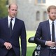 Hoàng tử Harry và William không thoải mái khi đứng cạnh nhau