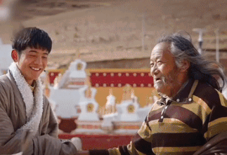 Chàng chăn bò nổi tiếng với nụ cười tỏa nắng, video hút triệu lượt xem