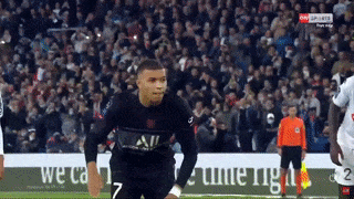PSG 'hút chết' nhờ quả phạt đền gây tranh cãi của Mbappe