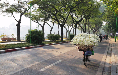 Hà Nội đón nắng đẹp, Tây Nguyên có mưa dông