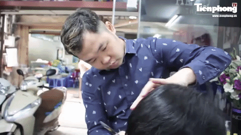 Nghị lực của nhà tạo mẫu tóc 9x câm điếc bẩm sinh và tâm huyết với lớp học 'không lời'