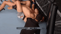 Em họ Khabib ra mắt UFC, tung đòn khoá khiến đối thủ bất tỉnh