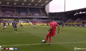 Ngôi sao Xhaka phạm sai lầm gây sốc, Arsenal mất điểm trước Burnley