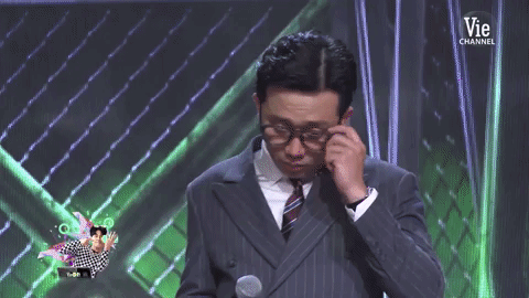 Sân khấu 'Rap Việt' ngập tràn nước mắt, Trấn Thành nhòe lệ vì những ‘chiến binh tâm hồn’ Sân khấu 'Rap Việt' ngập tràn nước mắt, Trấn Thành nhòe lệ vì những ‘chiến binh tâm hồn’