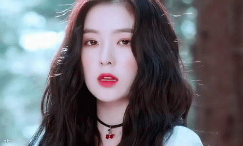 'Nữ thần Kpop' thoá mạ BTV nổi tiếng 20 phút, fan vỡ lẽ bộ mặt ngoan hiền của idol