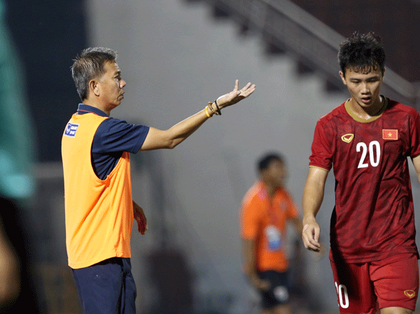 U18 Việt Nam có nguy cơ bị loại, HLV Hoàng Anh Tuấn nói gì? U18 Việt Nam có nguy cơ bị loại, HLV Hoàng Anh Tuấn nói gì?