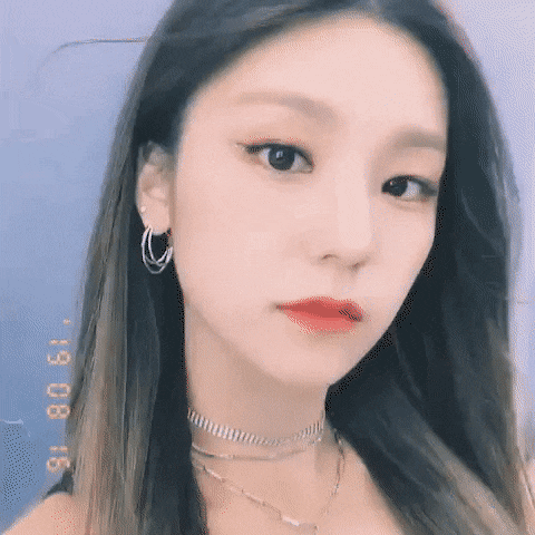 Visual mới của Yeji (ITZY) có gì đặc biệt mà khiến netizen Hàn bàn tán xôn xao mấy ngày? ảnh 1