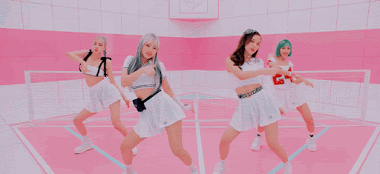 Vũ đạo của BLACKPINK trong Ice Cream y chang vũ đạo của Red Velvet trong Ice Cream Cake? ảnh 1