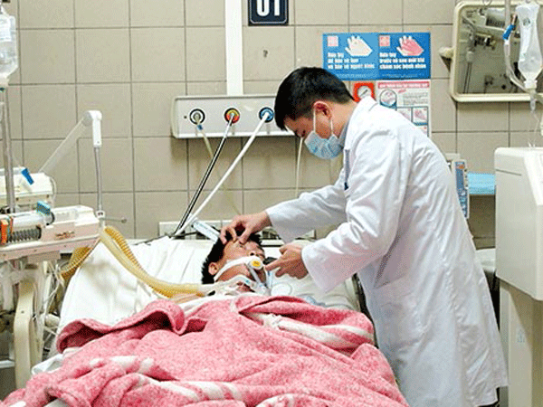 Giận chồng suốt ngày nhậu tất niên, vợ uống rượu đến mức ngộ độc ảnh 1