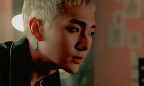 Phải chăng Aron (NU'EST) có “siêu năng lực đặc biệt” là thở bằng mang?