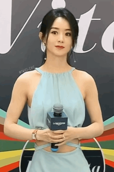 “Bà mẹ một con” Triệu Lệ Dĩnh vừa xuất hiện đã khiến Weibo dậy sóng với vòng eo con kiến - ảnh 5