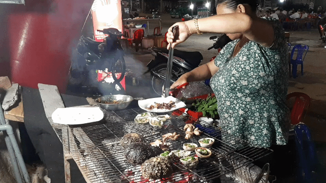 Hải sản tươi sống 'say lòng' du khách đến Lý Sơn dịp Marathon Tiền Phong