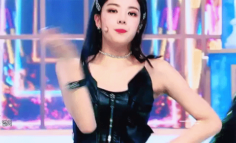 Lia (ITZY) tiếp tục nhảy hời hợt dù đã bị khán giả chê trách - ảnh 4