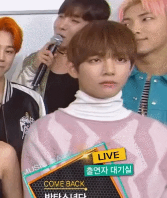 V (BTS) đã từng bị Tiffany (SNSD) hiểu lầm vì một hành động lịch sự ảnh 4