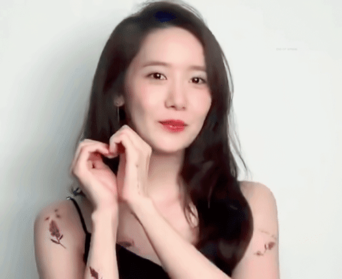 Làm nữ thần K-Pop quá lâu, Yoona (SNSD) chỉ khoe hình xăm dán cũng không được chấp nhận - ảnh 2
