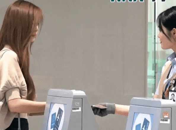 Ngược đời như Tzuyu (TWICE): Gặp bên ngoài còn xinh đẹp hơn ảnh đã qua chỉnh sửa - ảnh 11