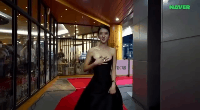 Khoe vòng 1 cực bạo nhưng Seo Ye Ji lại lộ rõ sự thiếu tự tin qua hành động này - ảnh 5