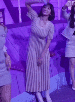 Nhờ màn đụng hàng của Momo và Kim Min Ju, netizen mới thấy mấu váy kín bưng này thần thánh cỡ nào - ảnh 3