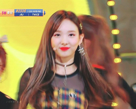 Những cô gái có nụ cười tỏa nắng của K-Pop: Không thể thiếu một thành viên BLACKPINK ảnh 1