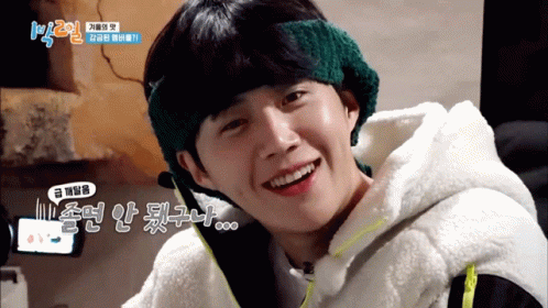"Tổ trưởng má lúm" Kim Seon Ho: Còn thở còn "tấu hài", công ty ngăn cản nhưng đành bất lực
