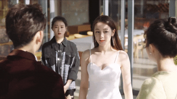 “Hạnh Phúc Trong Tầm Tay“: Chưa đến 5 phút, Địch Lệ Nhiệt Ba đã hưởng ngay “cặp sừng” ảnh 3