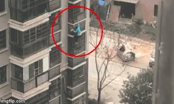 Bị cách ly trong nhà, cụ bà trèo từ tầng 8 xuống đất bỏ trốn ở Vũ Hán