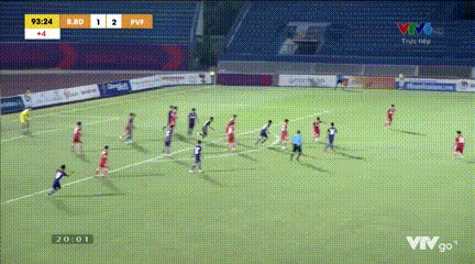 Cận cảnh siêu phẩm từ giữa sân của sao trẻ U19 PVF