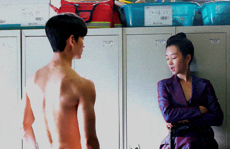 Bị chỉ trích gợi dục, 'Điên thì có sao' bất ngờ đứng top 1 Netflix ảnh 2