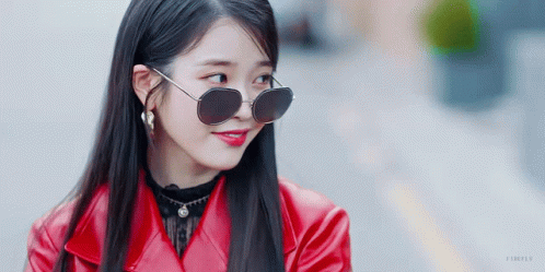 Vừa được Gucci 'thăng cấp', IU lại 'collab' đỉnh cao với 'nghệ sĩ toàn năng nhất nước Hàn'