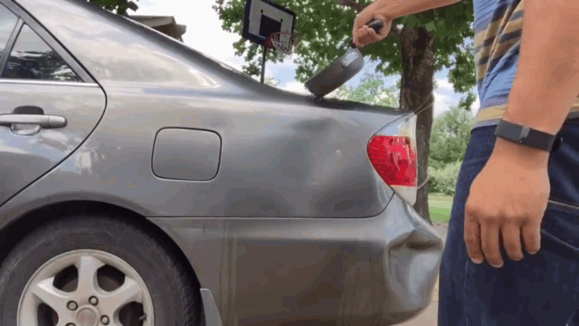 Mẹo khắc phục vết móp trên ô tô bằng nước sôi