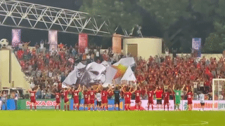 Hình ảnh xúc động sau trận thắng của U23 Việt Nam: 'Bác đang cùng chúng cháu hành quân' 