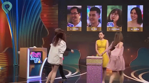 Lâm Vỹ Dạ hậm hực hất tung đồ khi bị thua ở show truyền hình khiến fan sốc