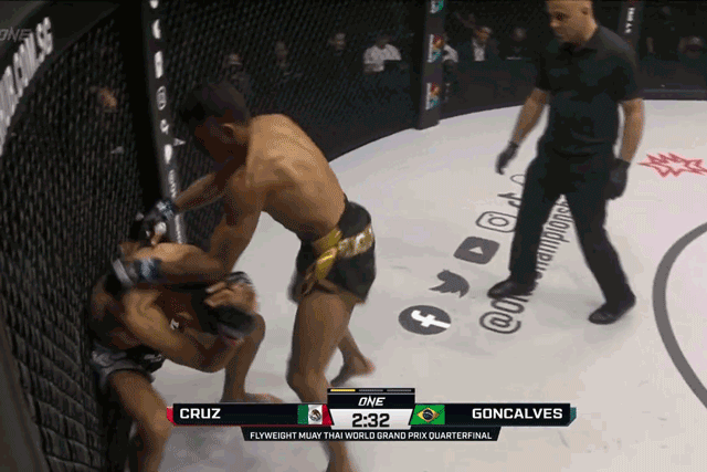 Walter Goncalves hạ knock-out Josue Cruz.