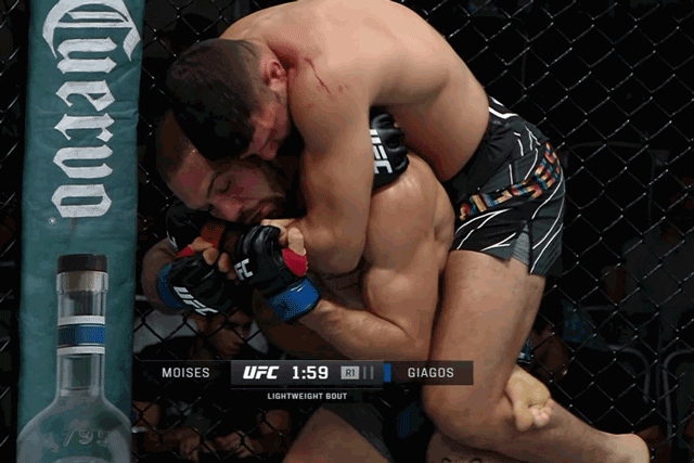 Thiago Moises hạ knock-out Christos Giagos.