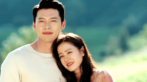 Khi hai bạn ở cùng nhau, ngôn ngữ cơ thể sẽ nói lên kha khá suy nghĩ và cảm xúc của chàng