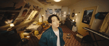 Jung Kook than thở đoạn solo trong Dynamite quay vô cùng vất vả mà fan chỉ thấy buồn cười ảnh 1