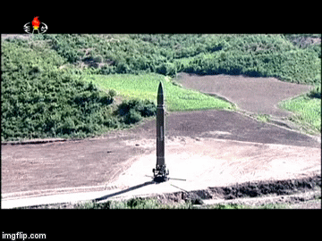 Hôm 4/7, Triều Tiên tiến hành thử tên lửa đạn đạo được cho là ICBM. 