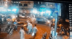 Pakistan: Nổ lớn giữa phố đông đúc, 14 người thương vong
