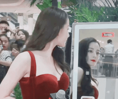 Vừa được khen “soi gương đẹp như Bạch Tuyết” thì Địch Lệ Nhiệt Ba lộ làn da lão hóa ảnh 5