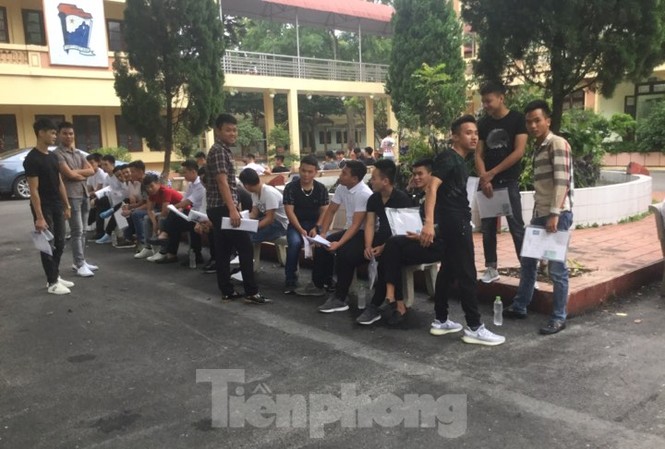 Điểm danh thủ khoa ở Lạng Sơn: Vắng bóng thí sinh công an, quân đội Các thí sinh tự do thuộc Trung đội CSCĐ 113 Lạng Sơn dự thi tốt nghiệp THPT 2019 khá tự tin .Ảnh: Duy Chiến