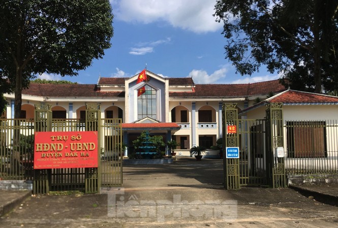 Kẻ gian đục phá két sắt của Chủ tịch huyện và phòng Tài vụ Ảnh: Trụ sở của UBND huyện Đăk Hà