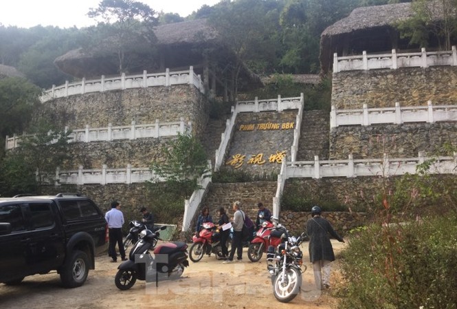 Lạng Sơn ra 'phán quyết' về phim trường bí ẩn BBK Đoàn kiểm tra liên ngành thành phố Lạng Sơn kiểm tra thực địa phim trường .Ảnh: Duy Chiến